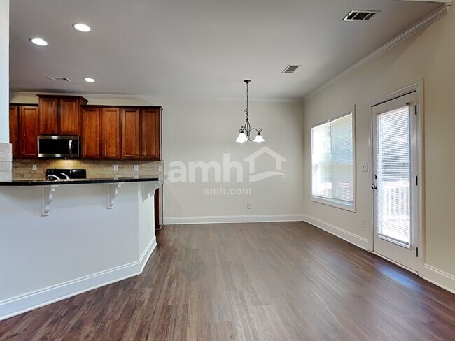 Building Photo - 483 Strawberry Walk