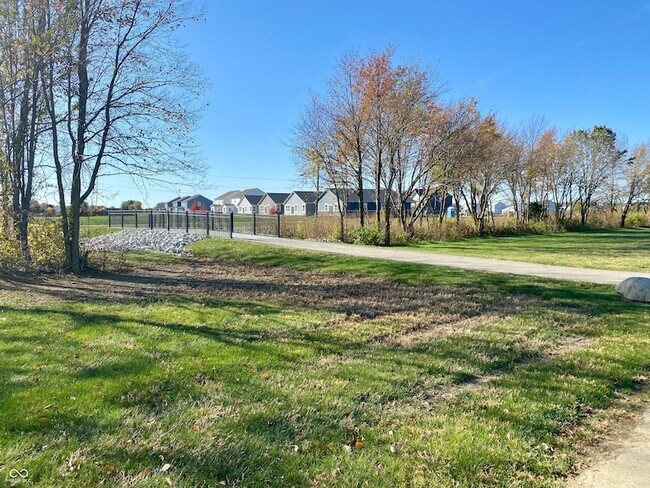 Building Photo - 6629 W Clary Trace