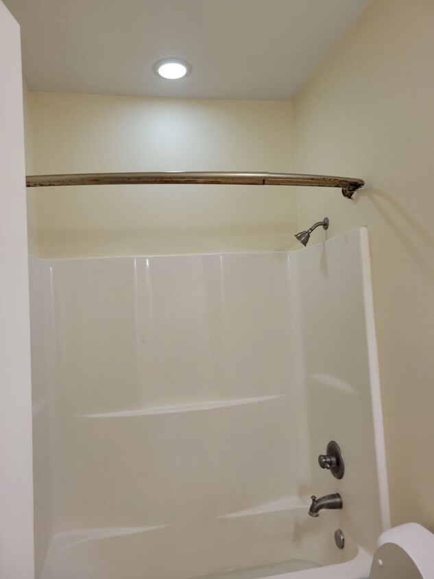 Foto del edificio - 210 Small Oaks Rd