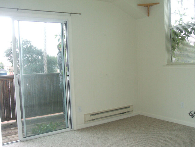Room 2 - 516 Center St