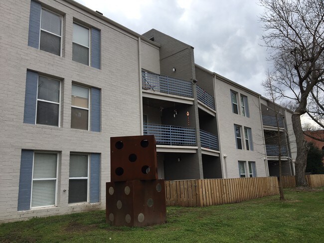 Foto del edificio - 419 Chamberlain St SE