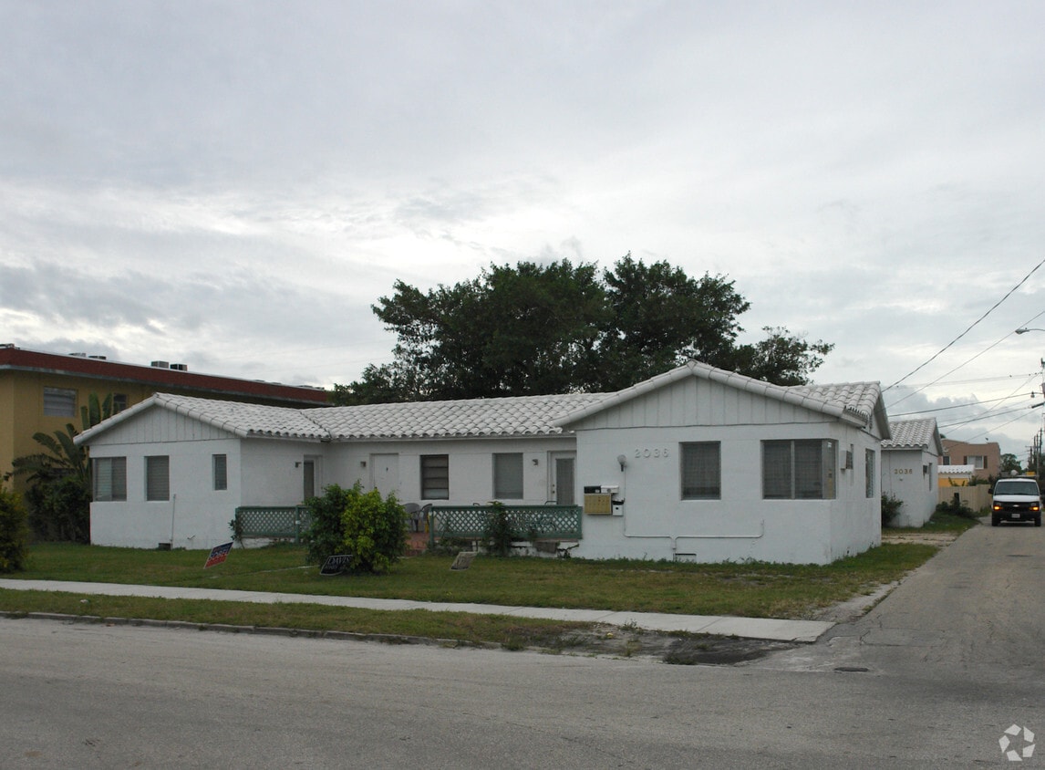 Primary Photo - 2036 Adams St