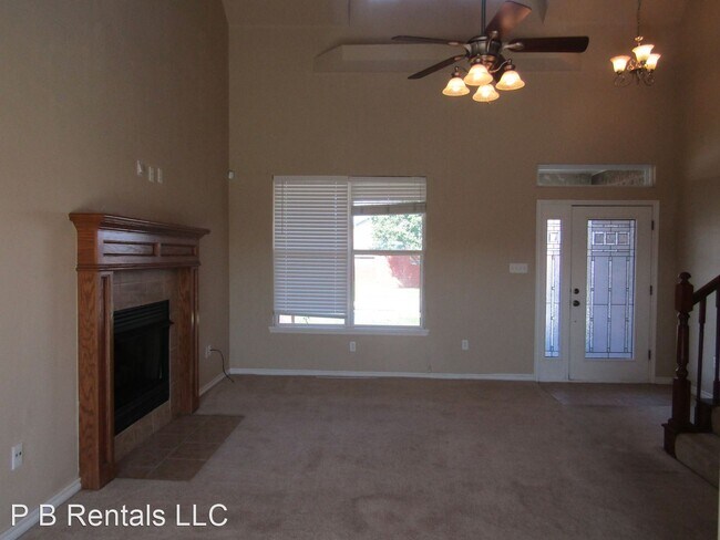 Foto del edificio - 4 br, 2.5 bath House - 7914 SW Forest Ave.