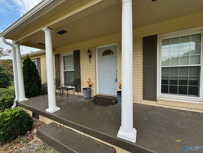 Building Photo - 517 Bellingrath Dr SW
