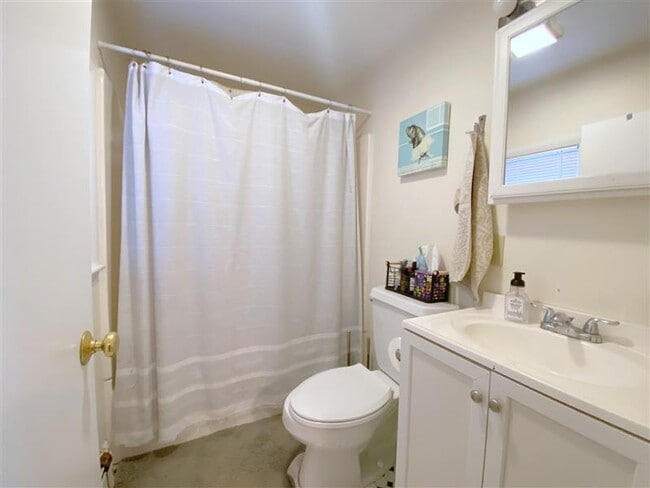 Building Photo - 400 Franklin St