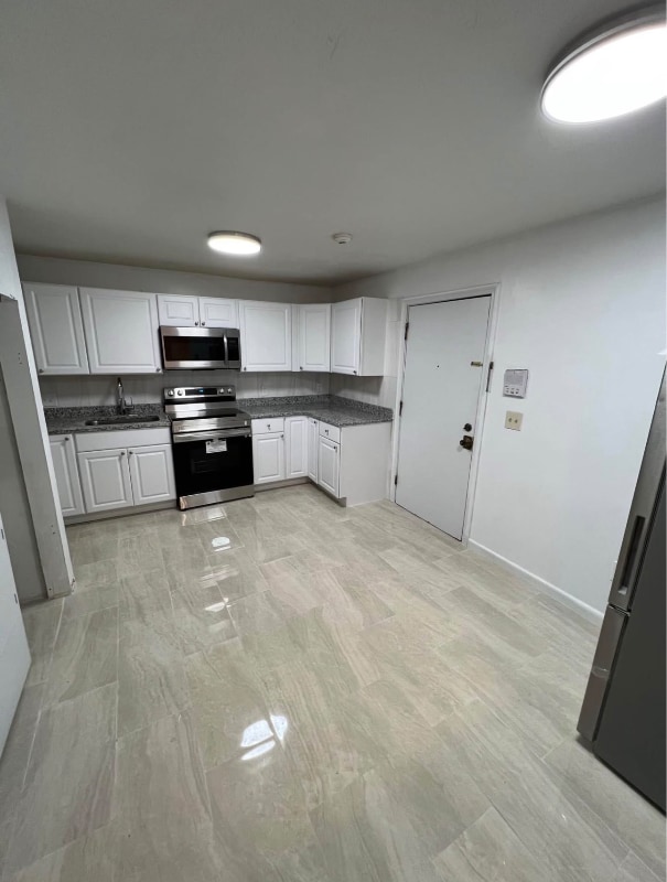 Foto del edificio - 4 Park Ave Pl