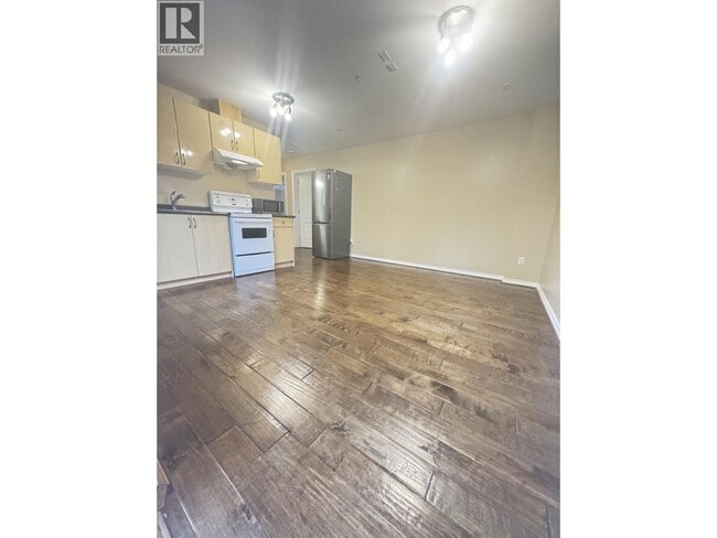 Building Photo - 2111 Fraserview Dr