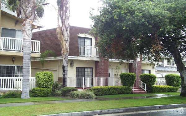 Foto del edificio - 2358 Florencita Ave