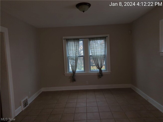 Building Photo - 13723 Saybrook Ave