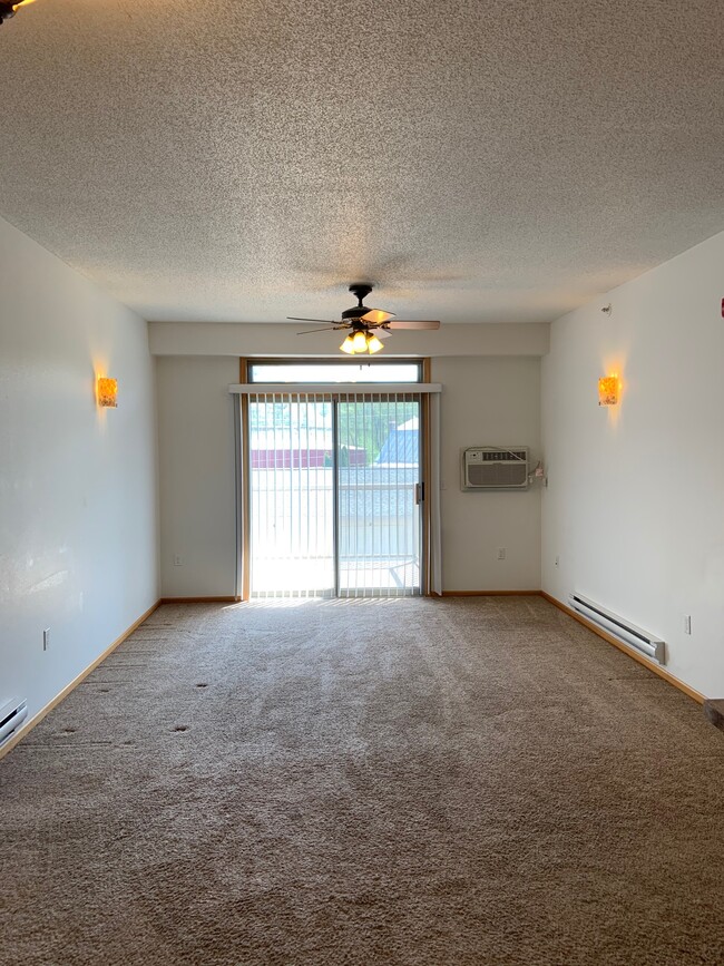 Building Photo - 3632 Calvert Rd