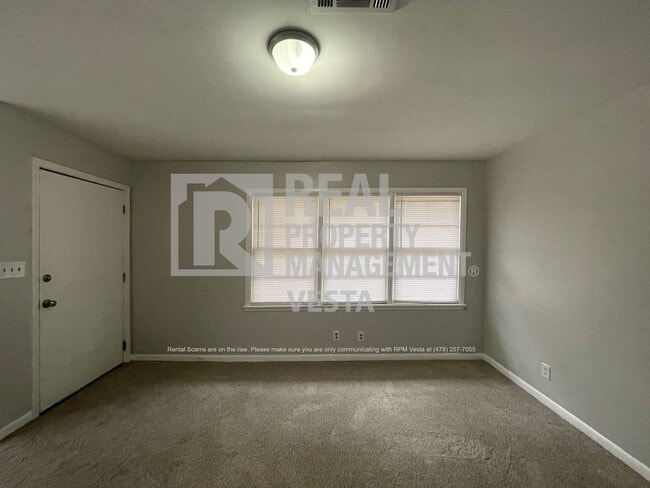 Building Photo - 4382 Summerhill Dr