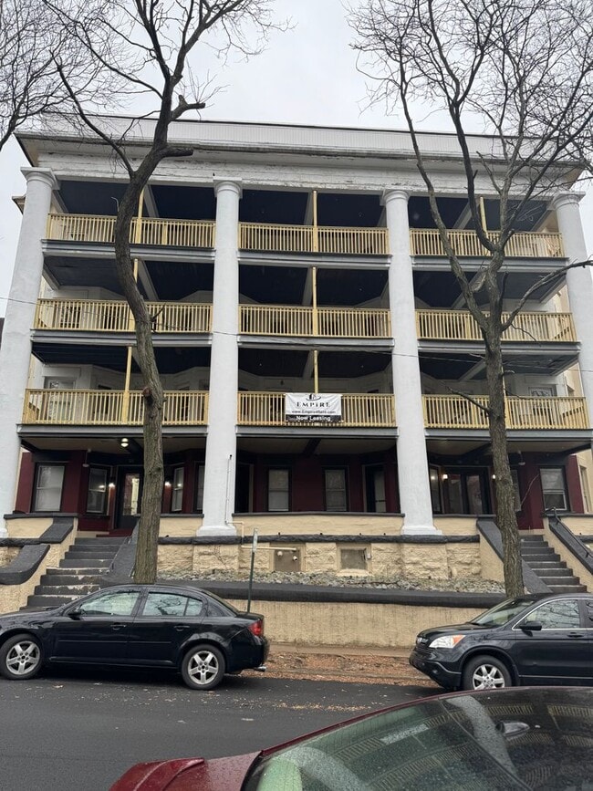 Building Photo - 322 Taylor Ave