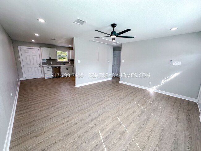 Foto del edificio - 6663 Myrtle St