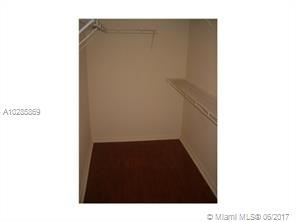 Foto del edificio - 2415 Centergate Dr