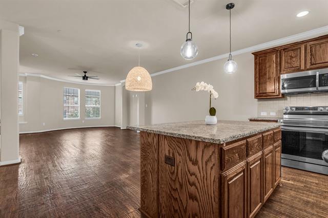 Foto del edificio - 2500 Rockbrook Dr