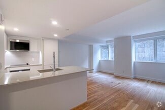 Building Photo - 3460 Rue Peel