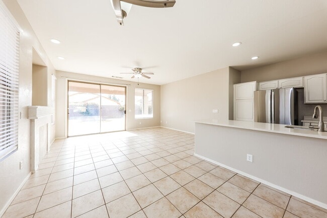 Building Photo - 6651 W Townley Ave