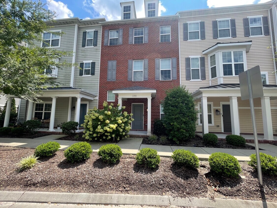 Foto principal - 1785 Perla Dr