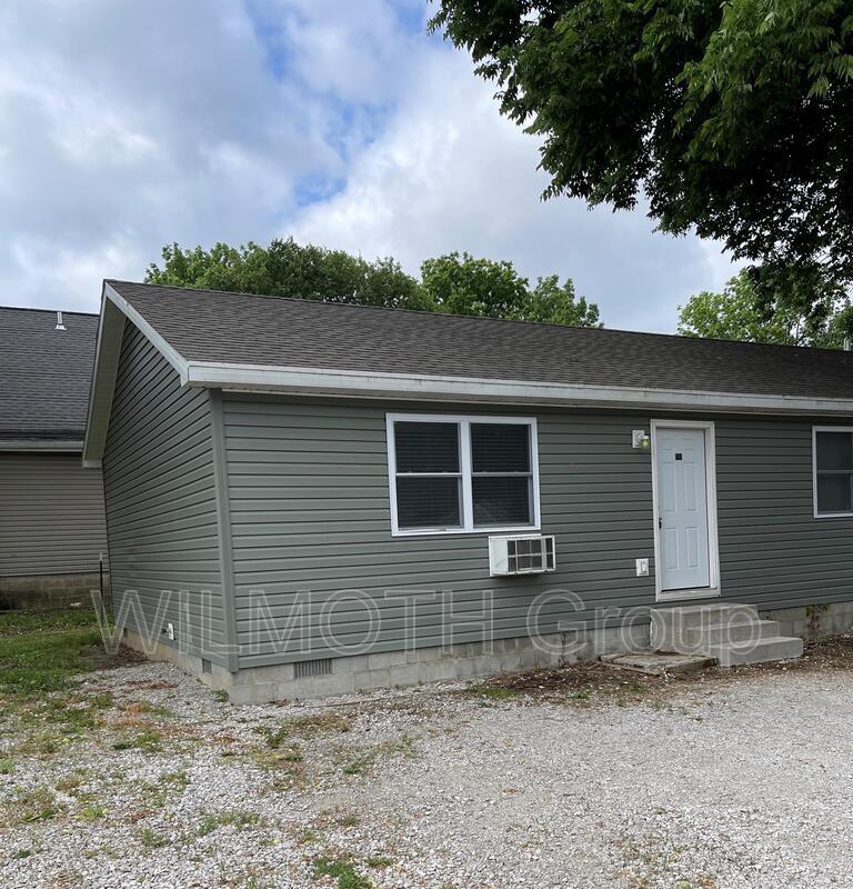 301 Harrison St, Crawfordsville, IN 47933 Condo for Rent in Crawfordsville, IN