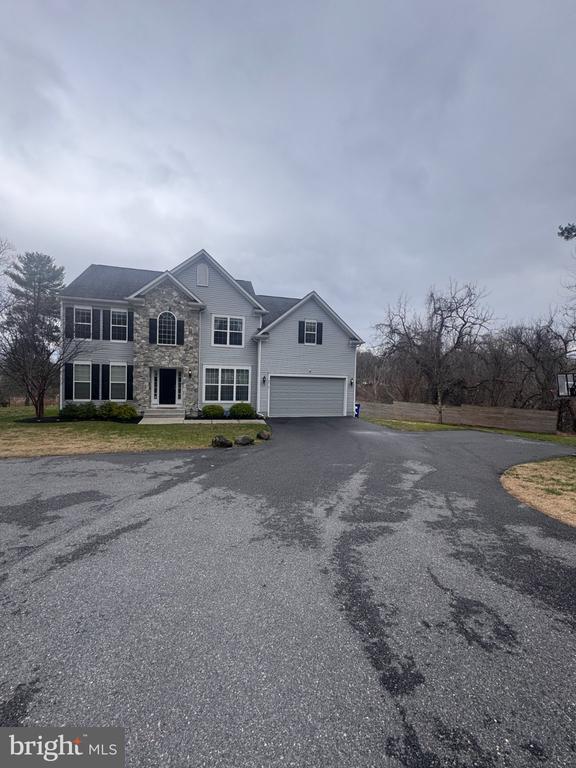 Foto del edificio - 6016 Cypress Springs Rd