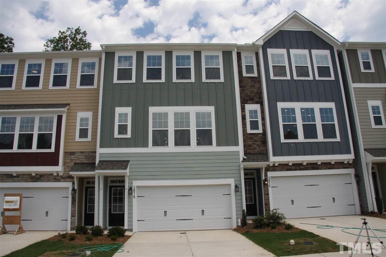 Primary Photo - 2878 Macintosh Woods Dr