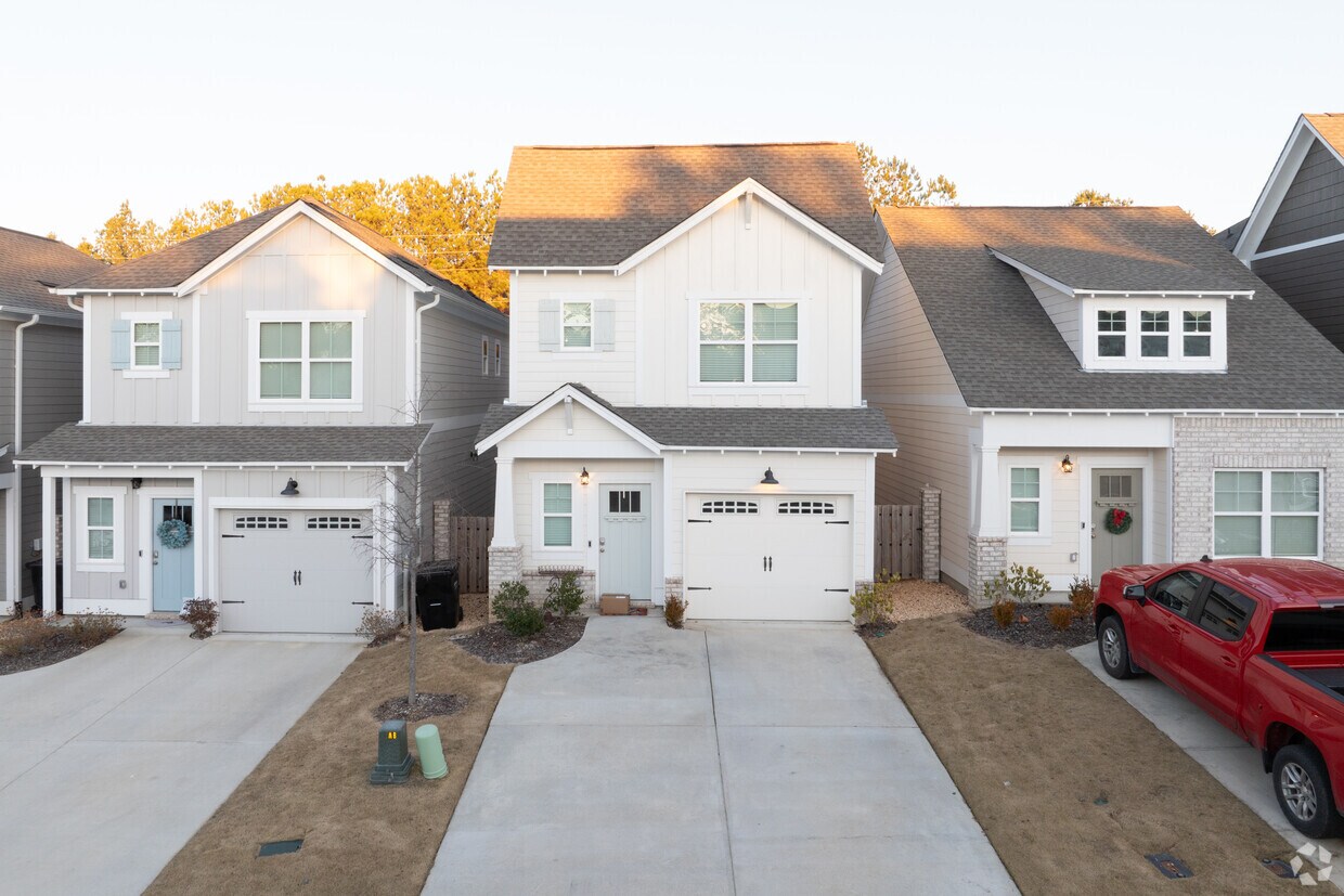 Primary Photo - Huntley Park Townhomes