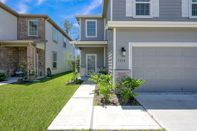 Foto del edificio - 7314 Madison Cmns Ln