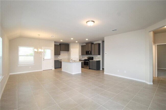Building Photo - 307 Silver Glen Dr