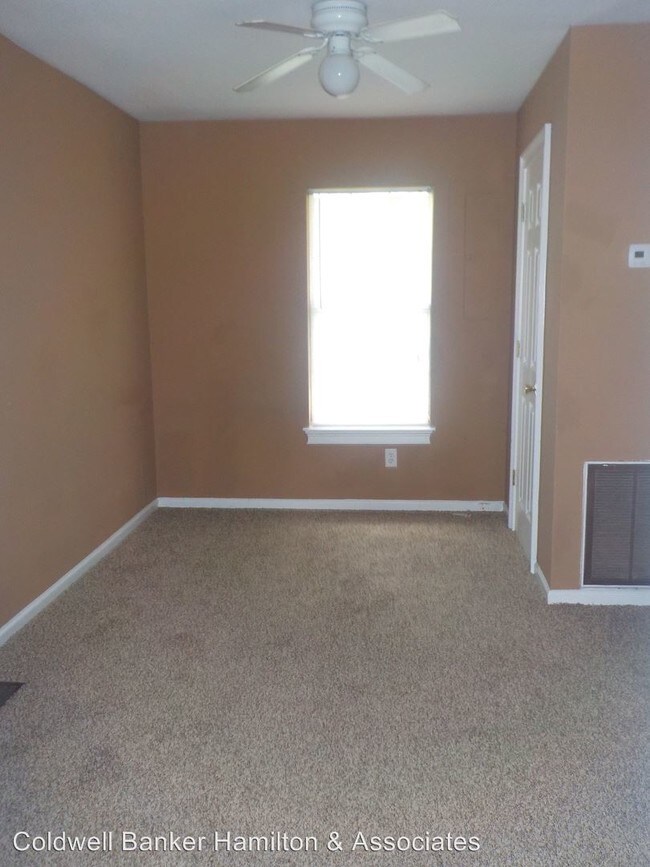 Building Photo - 1612 21st St SE