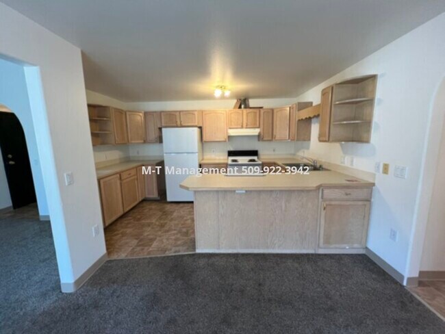Building Photo - 2 br/1 bath Spokane Valley apt - upstairs,...