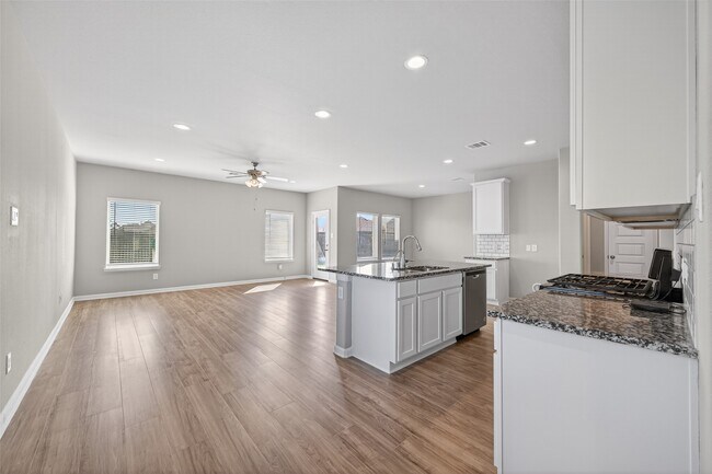 Building Photo - 13009 Leisure Cove Dr