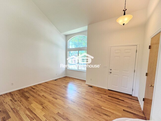 Foto del edificio - 2282 Bristol St