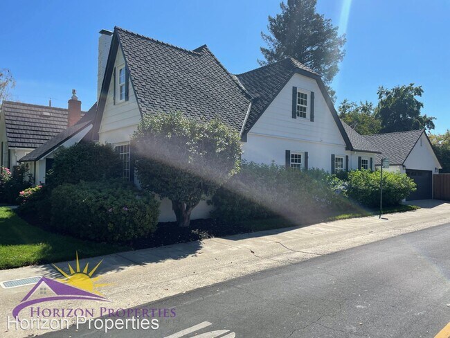 Building Photo - 5 br, 3.5 bath House - 1600 3rd Ave