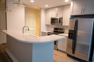 Building Photo - 415 Church St