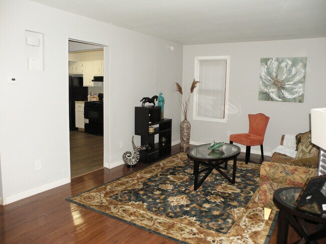 Building Photo - Renovated 4 Bedroom Cape Cod for Rent!