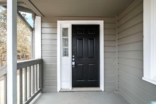 Building Photo - 1017 Pickens Dr
