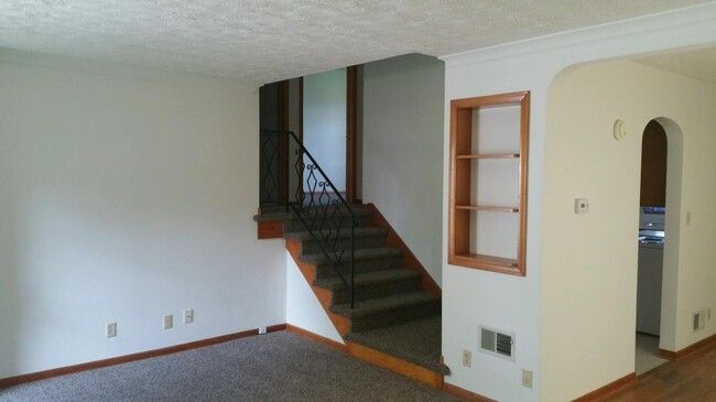 Building Photo - 4216 Vinton St