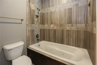 Building Photo - 2007 S Dixieland Rd