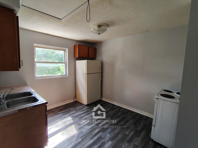 Building Photo - 1218 S 18th St