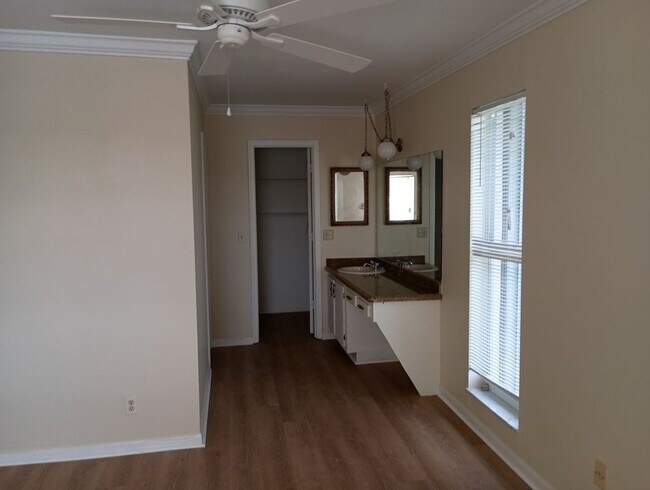 Foto del edificio - 1361 NW 19th Terrace