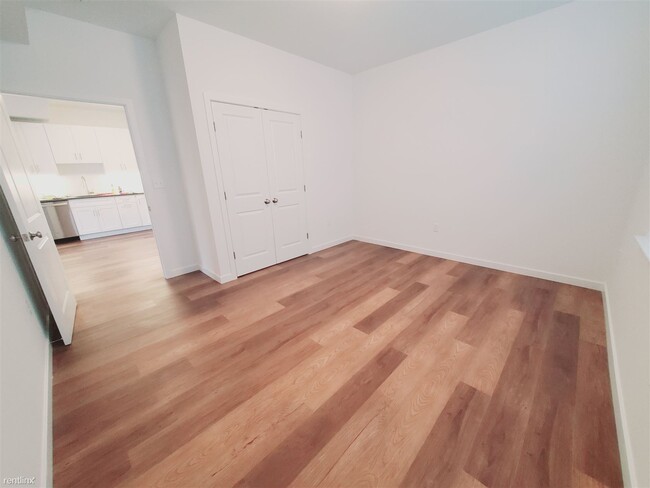 Building Photo - 1 br, 1 bath Condo - 912 Hope St Unit 2
