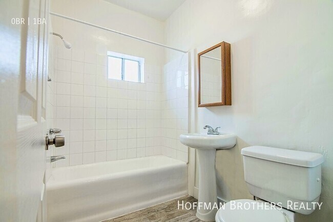 Building Photo - 921 S Bonnie Brae St