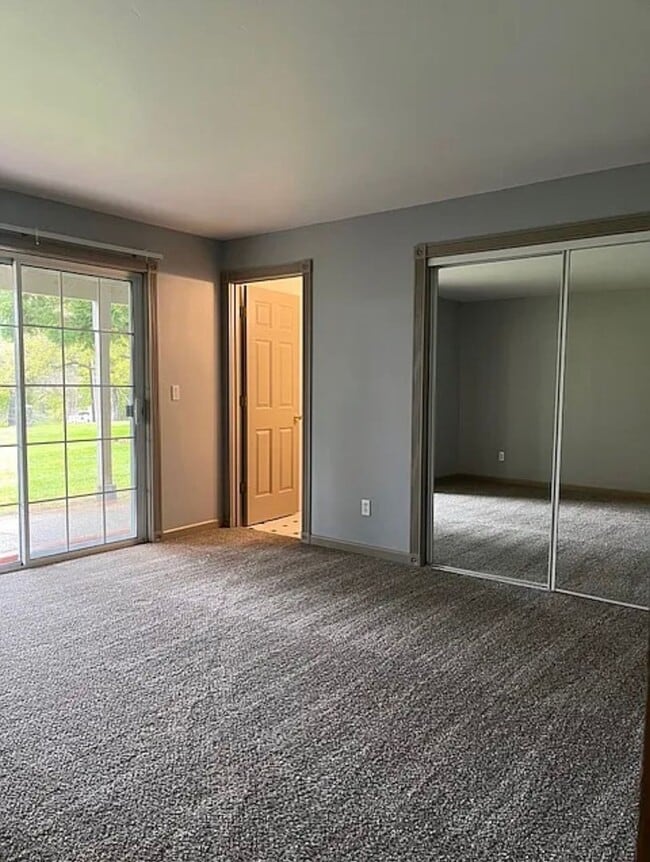 Foto del edificio - 877 Conifer Ln