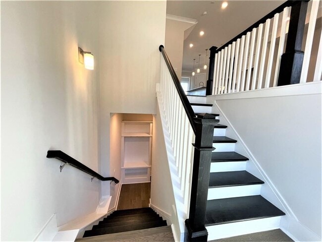 Building Photo - 892 Mayfield Rd