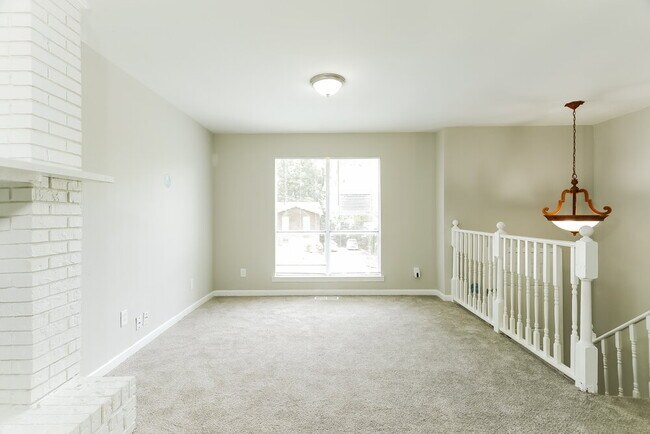 Foto del edificio - 232 Glenvalley Ln NW