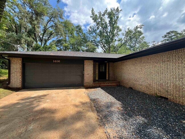 Building Photo - 1406 Lehigh Dr