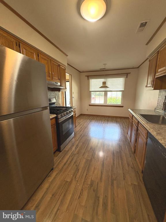 Building Photo - 8 Partridge Ct