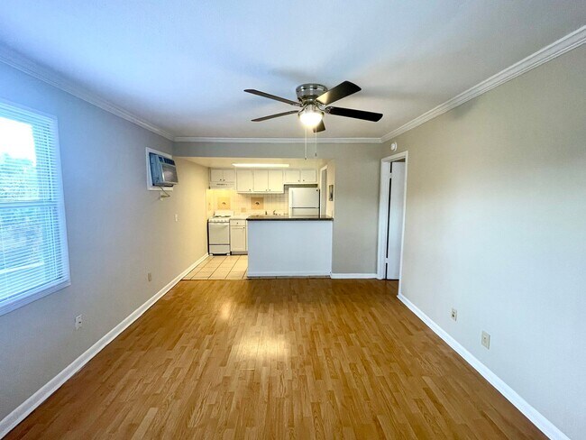 Foto del edificio - 1BD/1BA Apartment off Curry Ford in Henley...