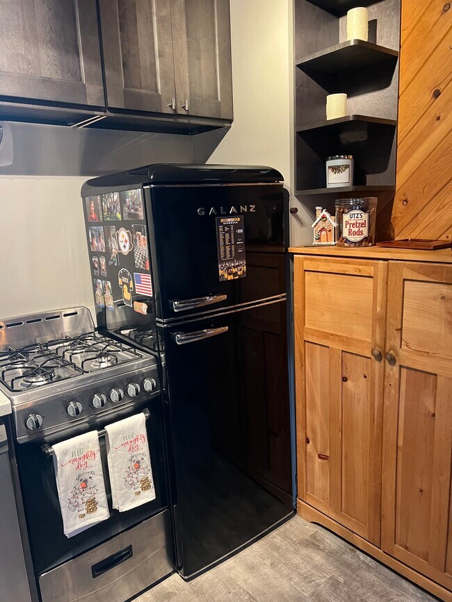 New appliances - 15 Locke Ln