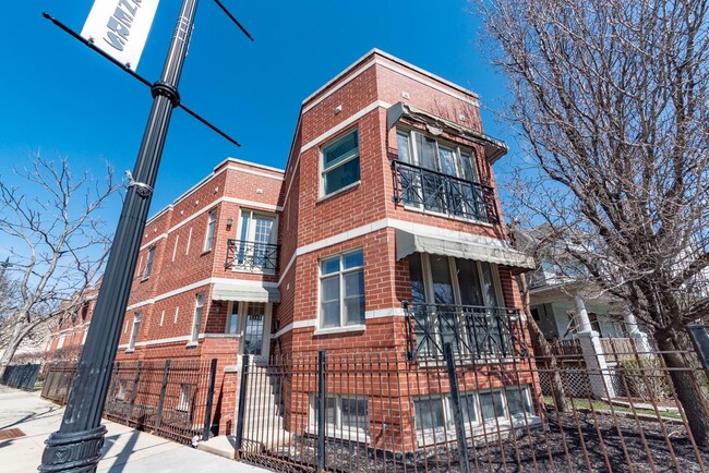 Foto del edificio - 2 bedroom in Chicago IL 60641